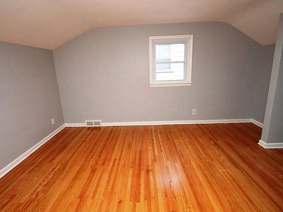 4th image of 92 Aragon Ave
