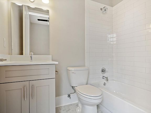 5th image of 2617-19 Carondelet St #202