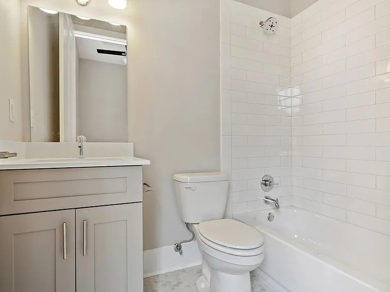 2617-19 Carondelet St #202 — Photo 5