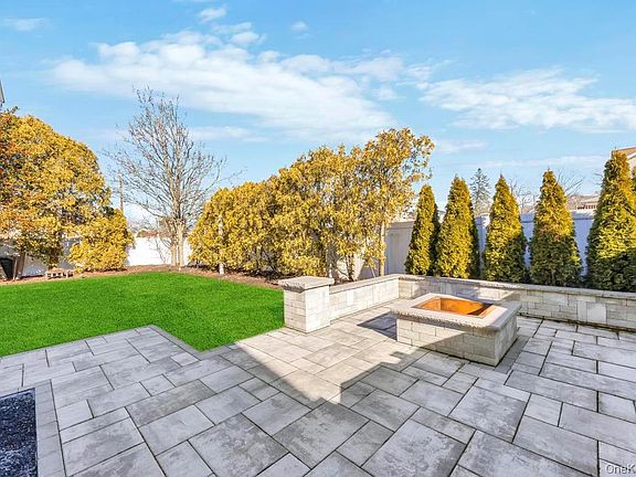 4th image of 3 Avelaine Court