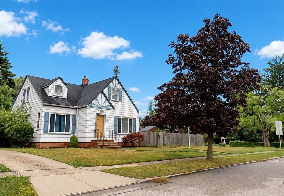 1st image of 8423 Greenlawn Ave