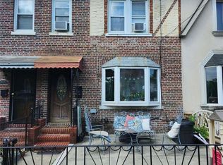 5350 66th St, Maspeth, NY 11378