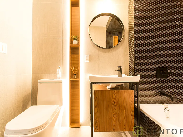 832 Lexington Ave #5E — Photo 16