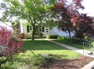 45 Puritan Ln, Stamford, CT 06906
