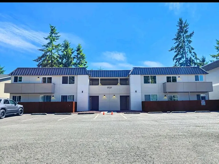1737 S 305th Pl #D — Photo 10