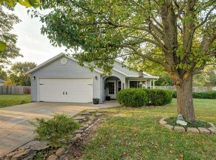 206 E Chrysler St, Clever, MO 65631