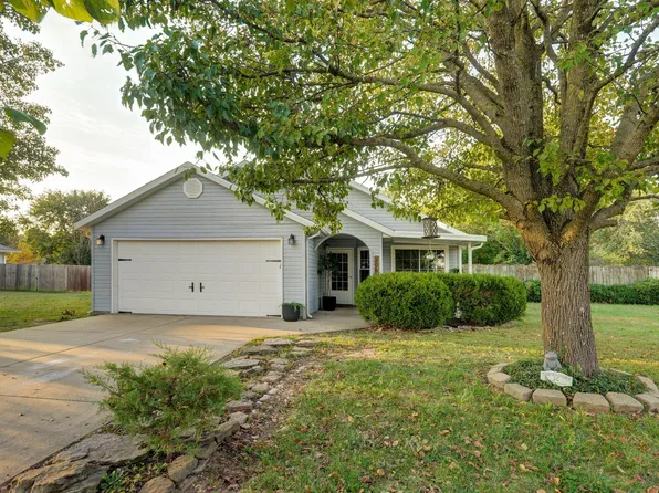206 E Chrysler Avenue, Clever, MO 65631