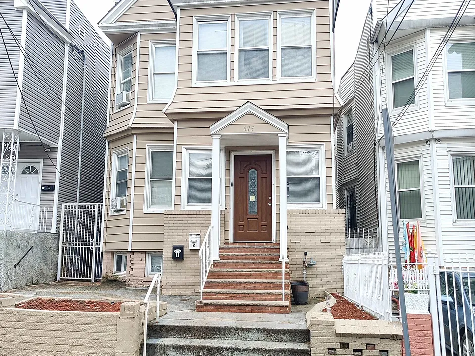 375 Union St #2