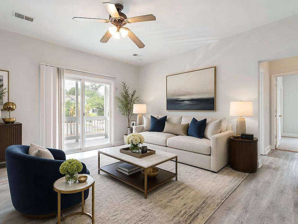 1st image of 601 Old State Rd APT 105A