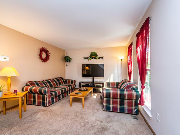 3rd image of 22150 W Plymouth Cir