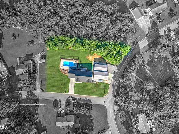 2nd image of 2205 Colony Dr