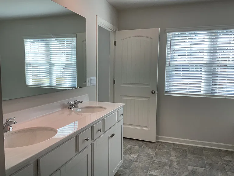 487 Stoneybrook Dr — Photo 34