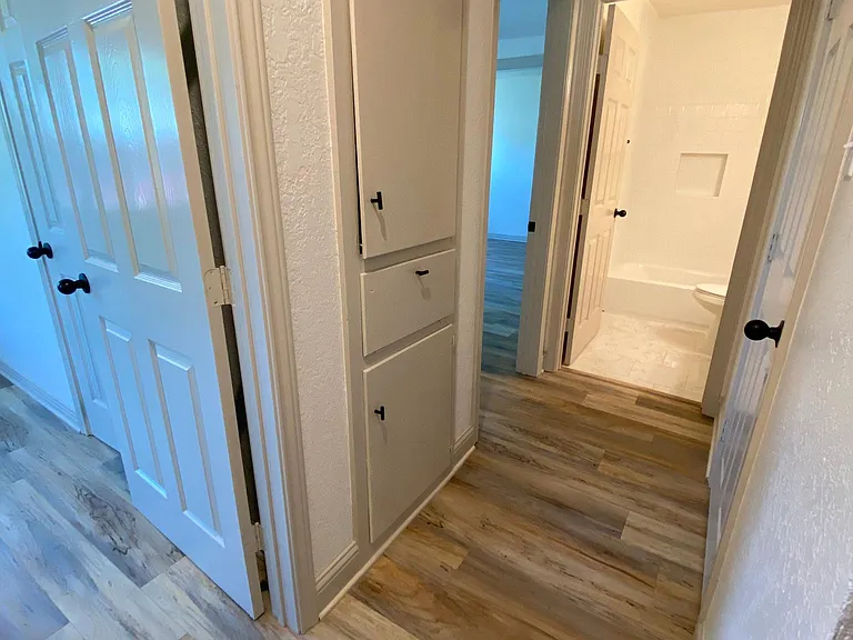 2512 Burton Ave — Photo 15