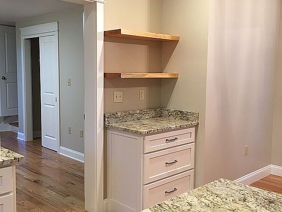 Kitchen/ granite countertops