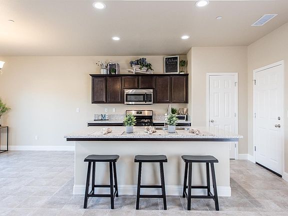 3rd image of 3857 Earl Street
