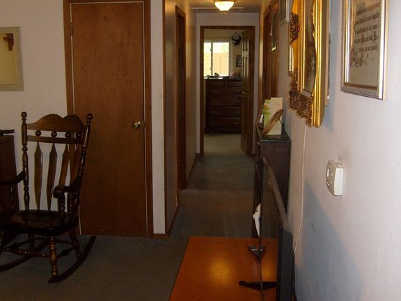 4th image of 158 Shepard St