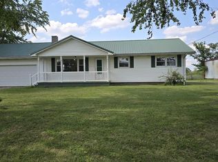 1885 Blue Hole Rd, Harrisburg, IL 62946