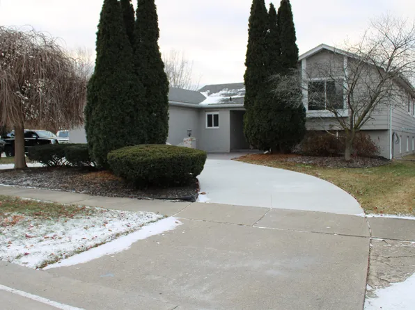 14628 Lakeshore Dr, Sterling Heights, MI 48313