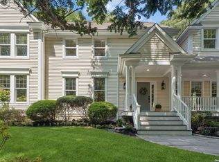 10 Spring Hollow Rd, Saint James, NY 11780