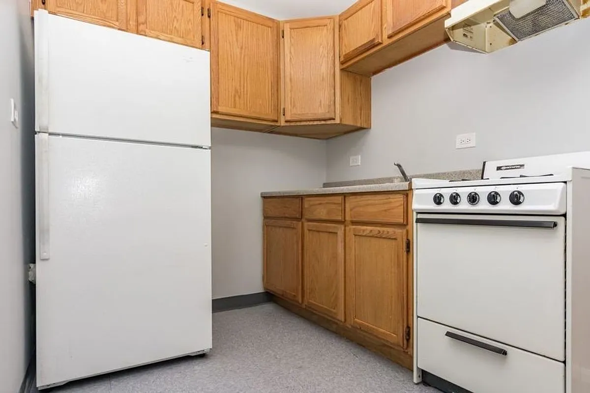 Building Photo - 6938 S Cregier Ave #308