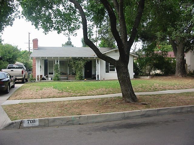 Cozy Historical Corona Home