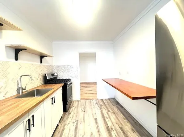 2287 Mott Avenue #6D, Far Rockaway, NY 11691