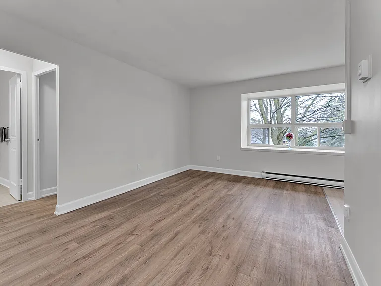 800 Castell Rd — Photo 14