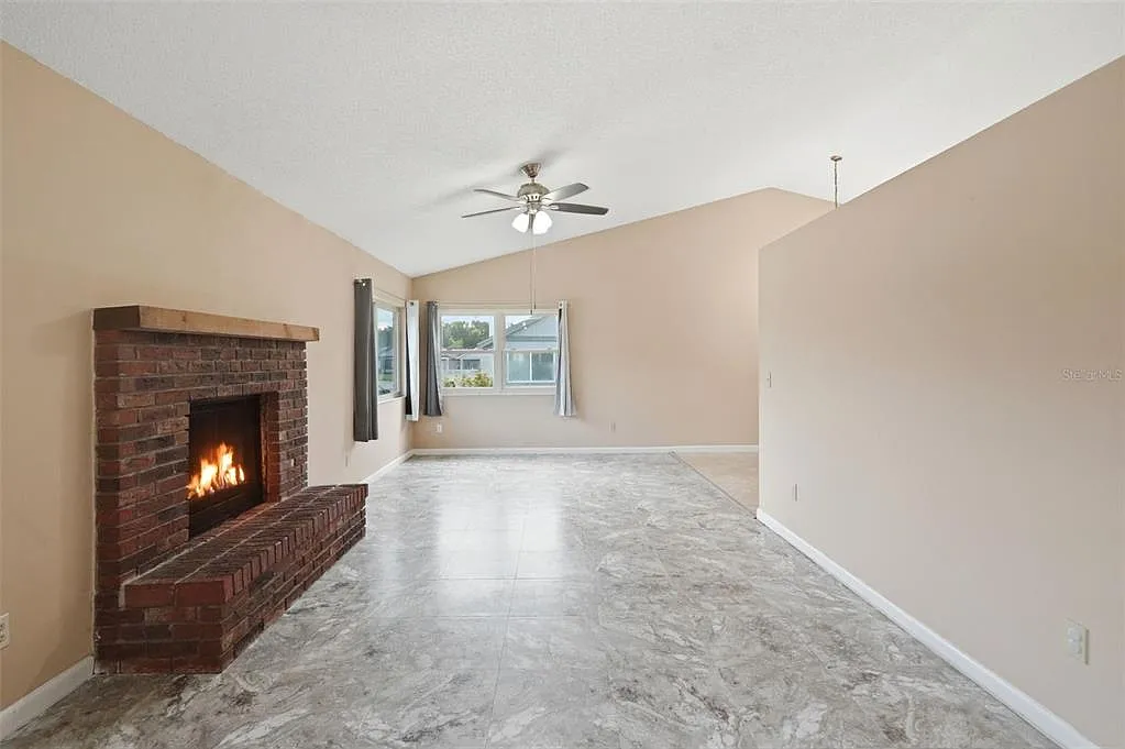 2 bed, 2.0 bath, 1168 sqft, $1,900 — Photo 3