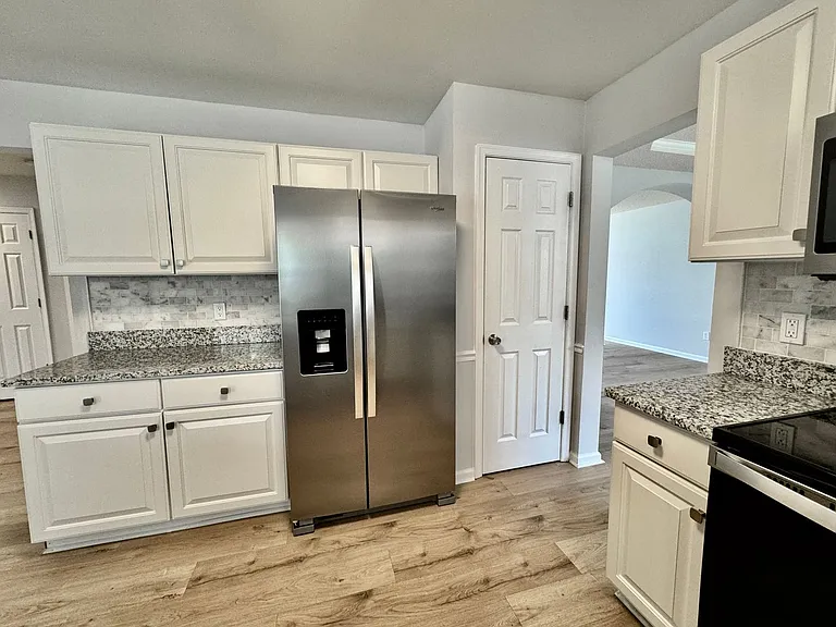 2424 Seven Kings Rd — Photo 15