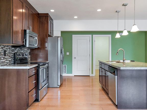 4th image of 2556 S Elizabeth St APT 5