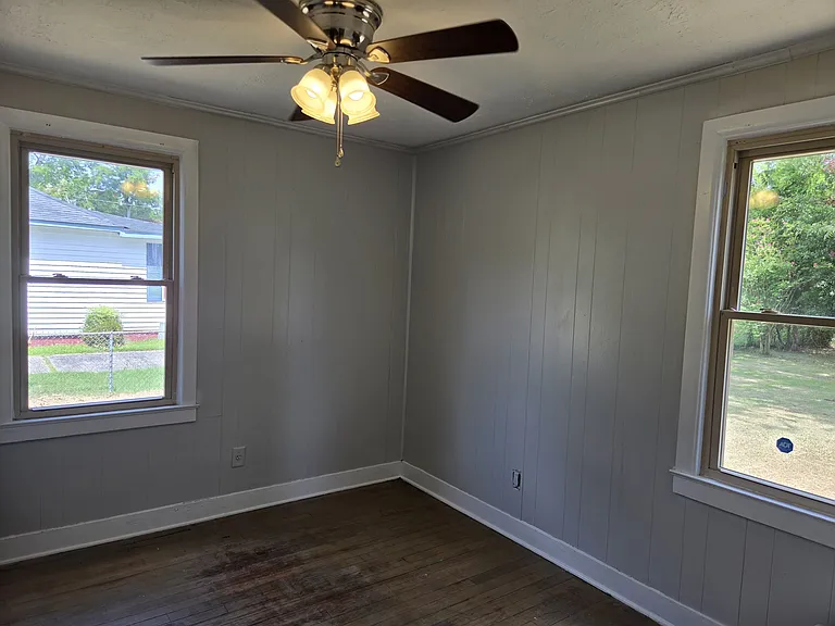 2117 Kennedy Dr — Photo 5