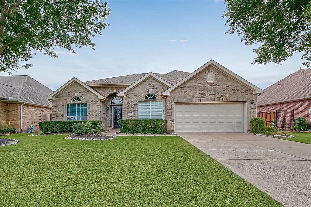 3322 E Cedar Hollow Dr, Pearland, TX 77584 | Zillow