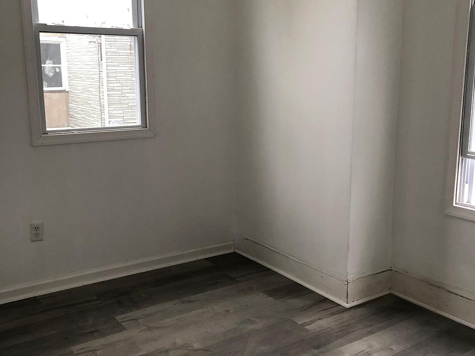 1st image of 1825 E Clementine St