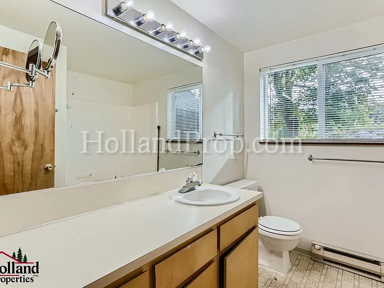 1719 Main St #1 — Photo 14