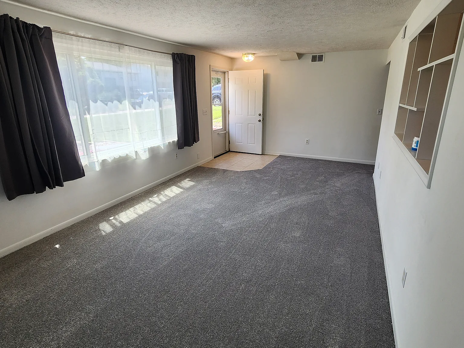 3 bed, 1000 sqft, $1,575 — Photo 4