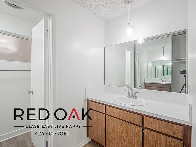 411 E Bay State St — Photo 53