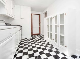 270 8th Ave APT 9, Sea Cliff, NY 11579