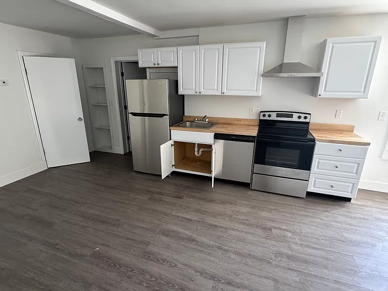 363 Windsor Rd #4 — Photo 3