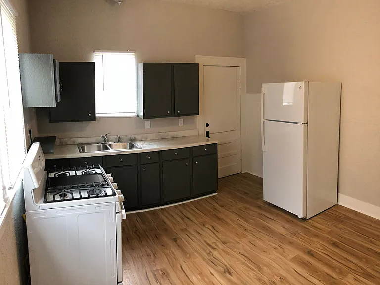 1132 W Cavalcade St — Photo 9