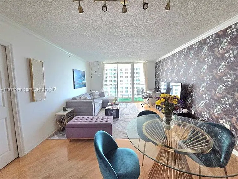 1155 Brickell Bay Dr #2006 — Photo 3