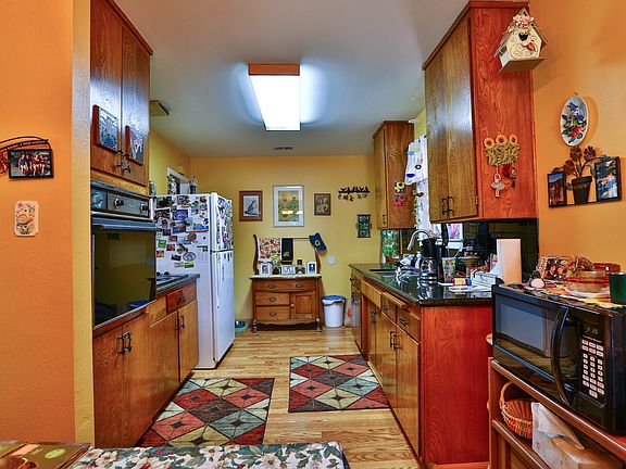 4th image of 5289 Amelia Dr