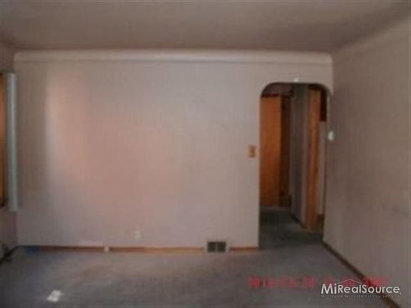 4th image of 5744 Three Mile Dr