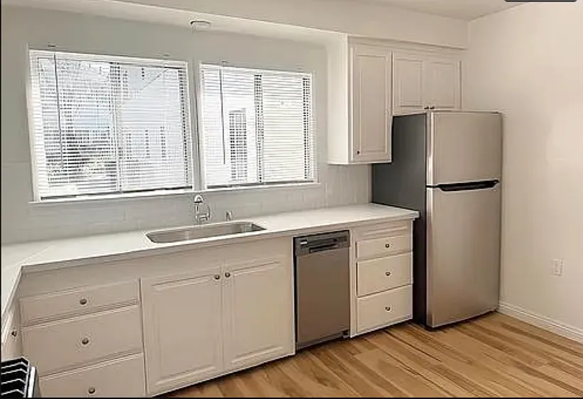 $2645/6412 Roble Ave. #1-Lower Level 2br, 1 Bth, Renovated, Hardwood Floors, Walk To York Blvd. H... — Photo 4