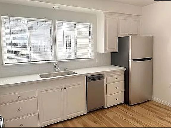 4th image of 6412 Roble Ave APT 1