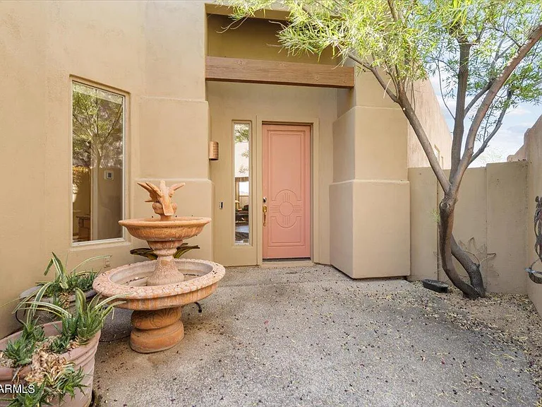 9670 E Chuckwagon Ln — Photo 3