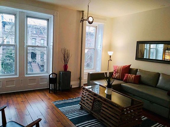 3rd image of 281A Halsey St #2