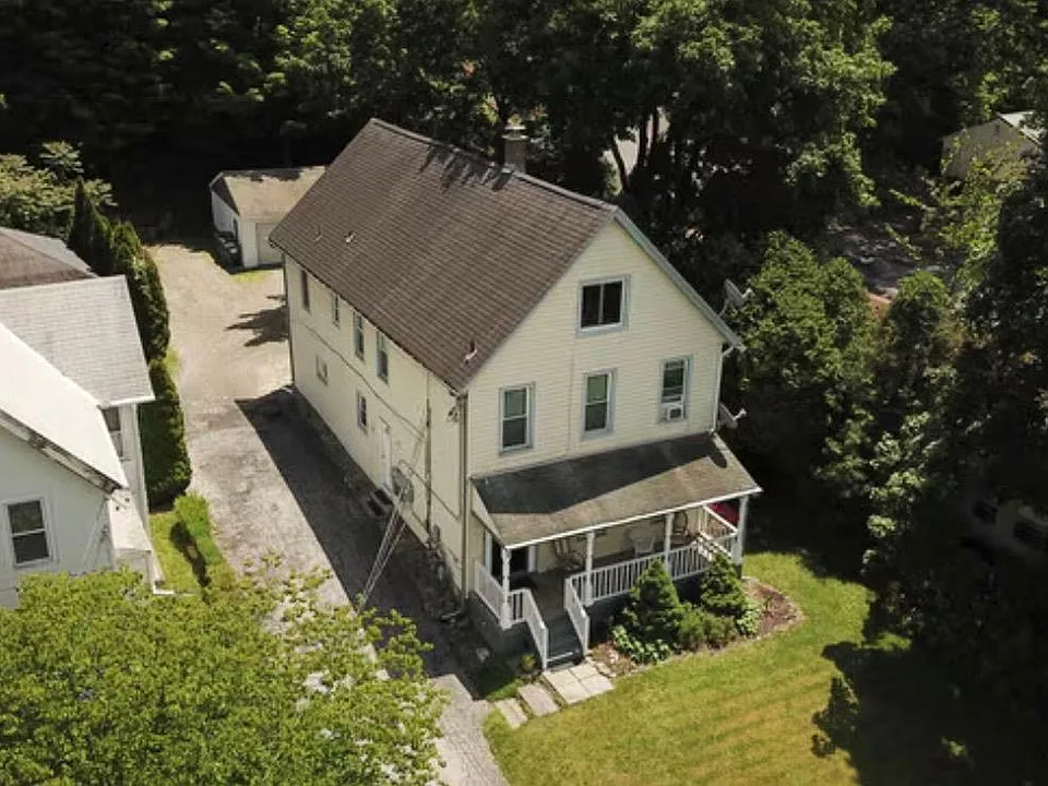 3 White St