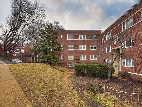 2nd image of 1303 N Ode St APT 225