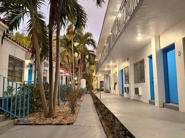 7717 Byron Ave APT 9, Miami Beach, FL 33141