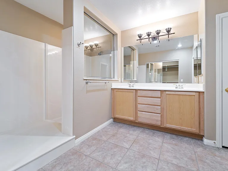 10492 Mission Park Ave — Photo 25